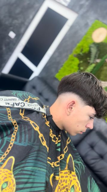 imagine galerie Chinezu The Barber 2
