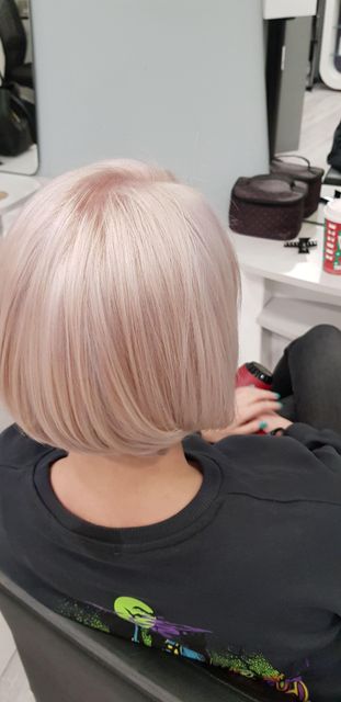 imagine galerie Andreea Marin hair 4