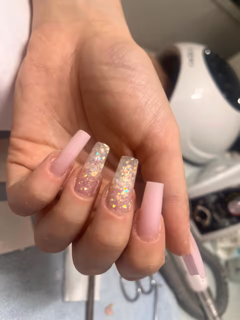 imagine galerie Claudia’s Nail Studio 6
