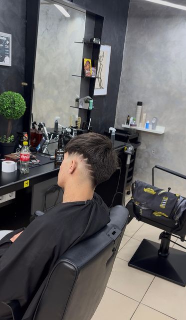 imagine galerie Sicarios Hair Studio Aurora 1