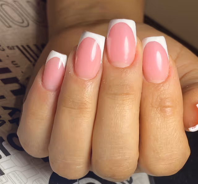 imagine galerie Madalina Dobre Nails Tehnician 6