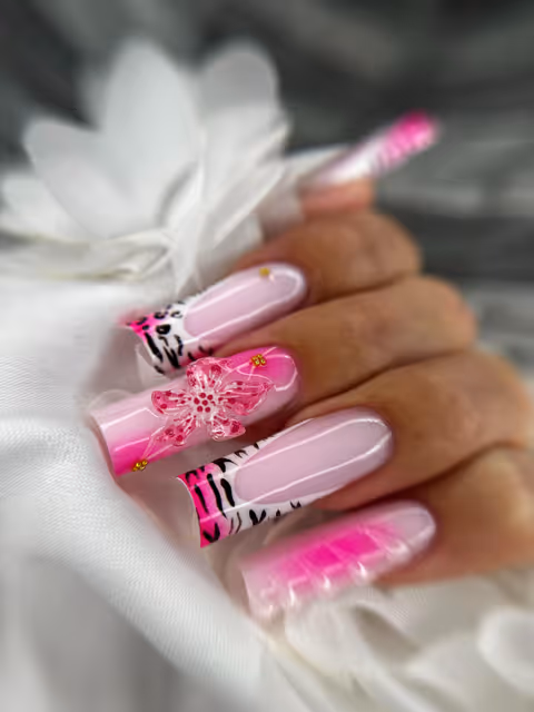 imagine galerie Nails by Vivi 1