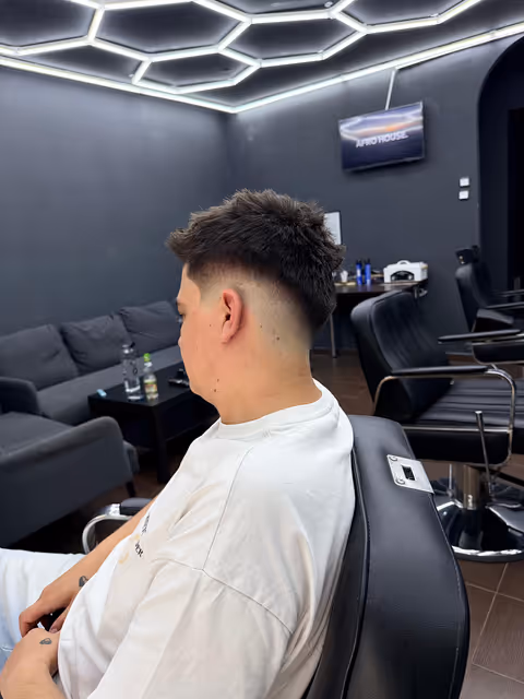imagine galerie BLADE OBSESSION BARBERSHOP 4