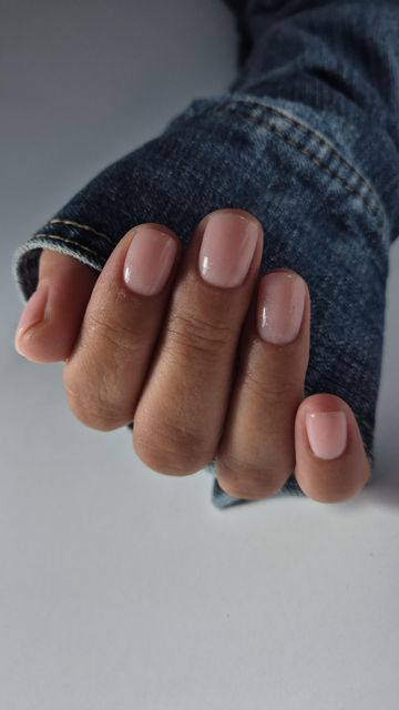 imagine galerie Negru Isabela Nails Studio 1