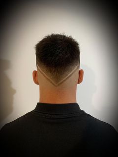 imagine galerie Dinu the barber 2